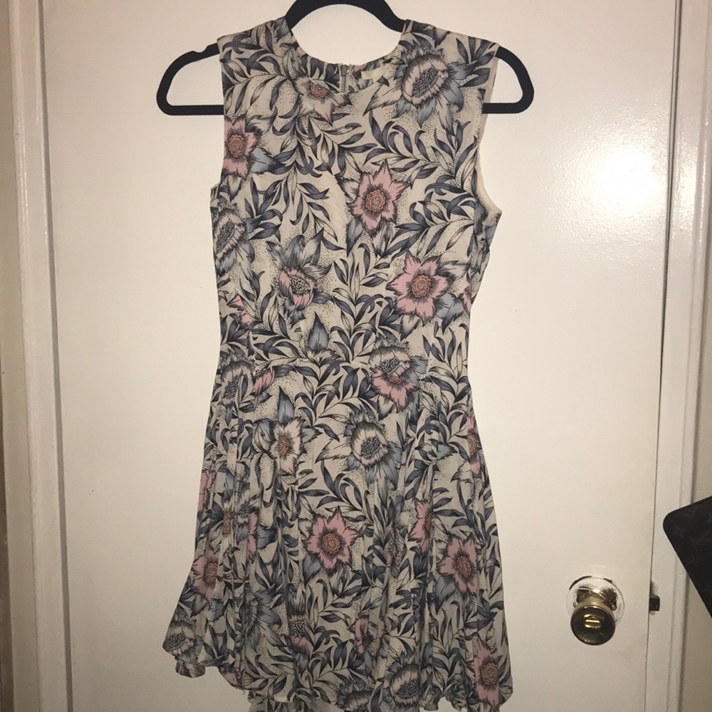 Flowy Floral dress!